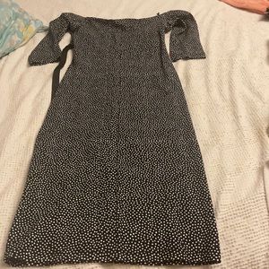 Dress below the knee never use